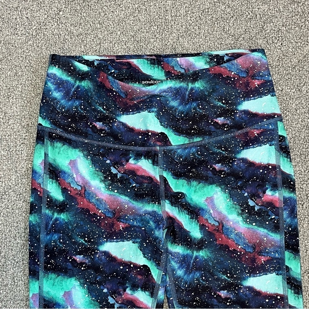 Saucony Fortify Crop Dusk Watercolor Galaxy Print Leggings Womens Size Medium - Picture 2 of 10